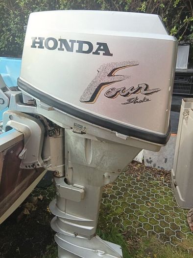 Honda 15HP 4-Stroke Outboard Motor