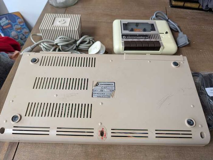 Commodore 64 - C64 Breadbin Bundle - #401