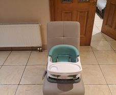 Baby booster seat
