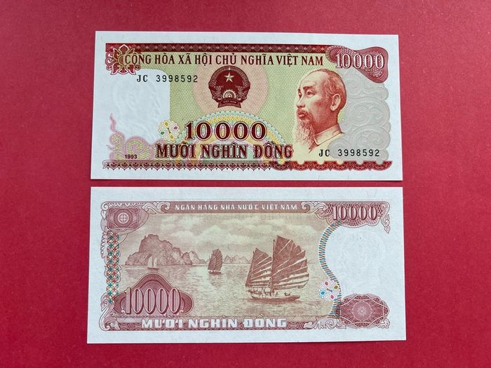 Vietnam  10,000 Dong  1993. ( Uncirculated )