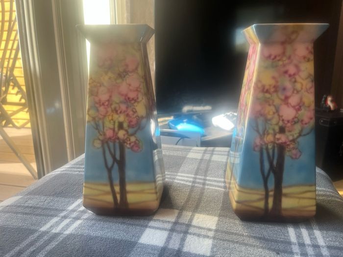 Pair of 1930s T. Lawrence Falcon Ware Marguerite Art Deco Vases
