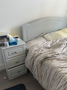 Double bed with headboard
