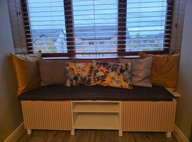 Window Storage Bench / Alcove Bench / TV Unit - With removable cushion - Excellent Condition