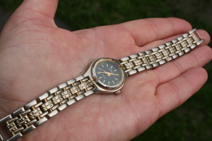 Vintage Geneva Ladies Quartz Watch