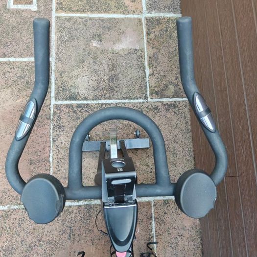 Indoor Spin Bike Stationary Exercise Bike