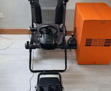 Logitech G920 racing wheel and seat