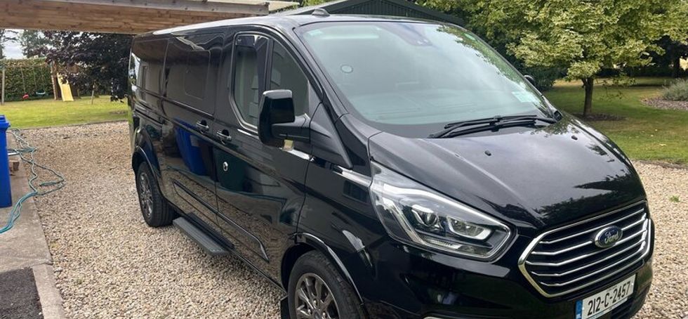 Ford Tourneo Custom - 8 seater AUTOMATIC