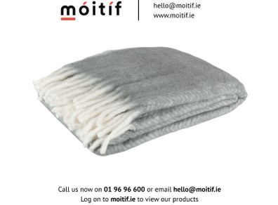 Plaid Wool Throw - Grey/White