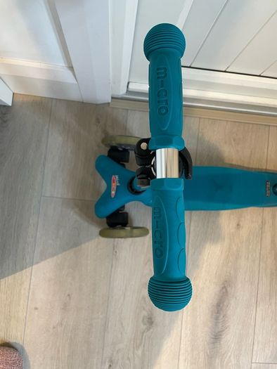 Mini Micro Deluxe Scooter