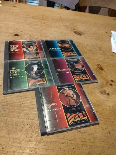 The Musicals collection. 5 cds like new.
