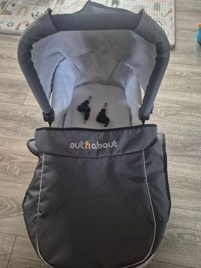Out and About Single Bassinet