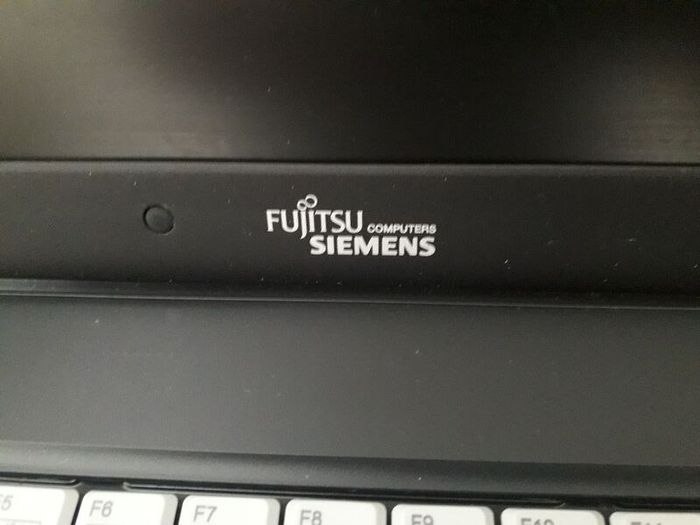 Fujitsu-Siemens Laptop