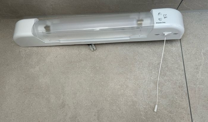 Bathroom lamp