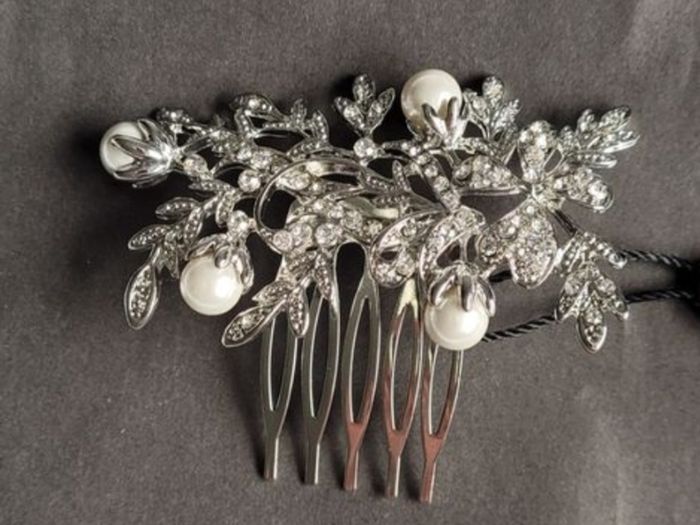 Pearl & crystal hair comb