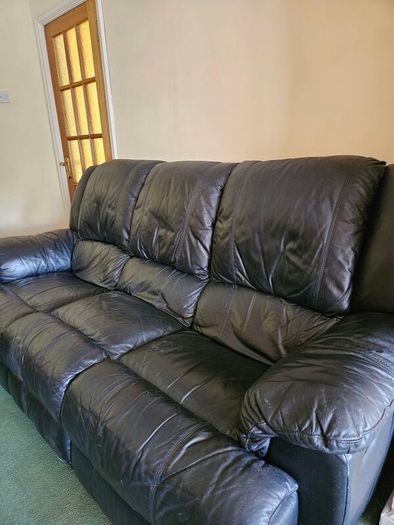 3 seater recliner and 2 armchairs