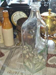 Vintage Style 1.75L Clear Glass Liquor Bottle Jug with Handle, Postage Available or Collection