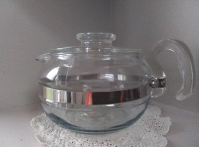 USA Pyrex Teapot