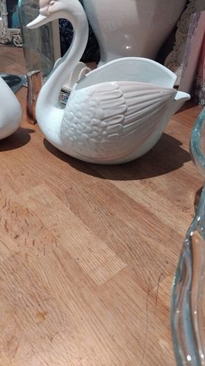 A Pair Of Vintage Ceramic Swans