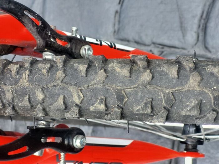 Young Persons Mountain Bike In Excellent Condition