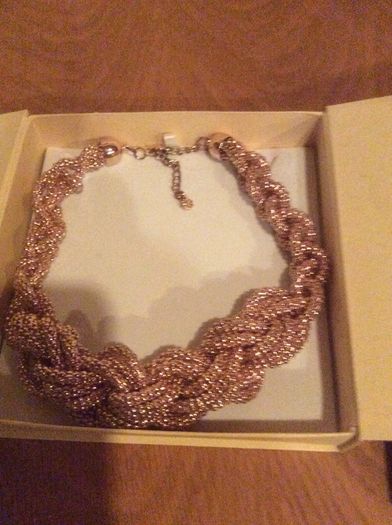 Rose necklace