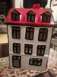 House Tealight Holder