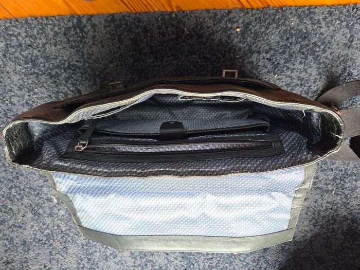 Ted Baker messenger bag