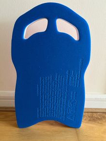 Swimming pool kickboard