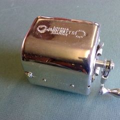 The Spiro Automatic Stropper for Gillette Type Blades.
