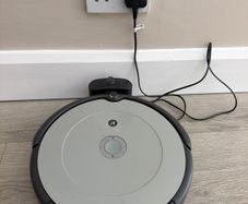 iRobot 698 Vacuum