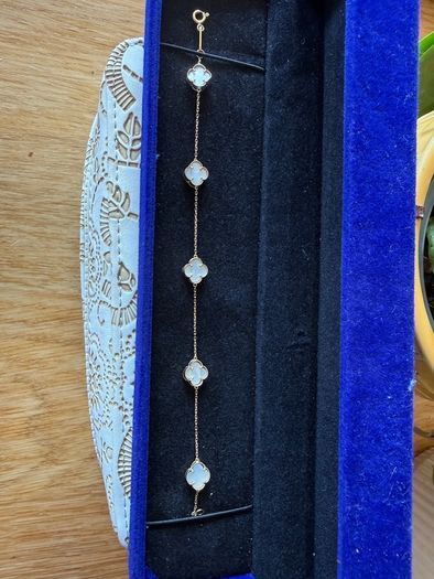 Clover MOP bracelet