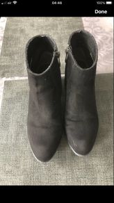 Ladies boots size 4