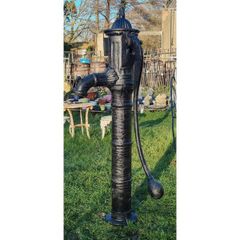 Cast Iron Pump Large Black H363