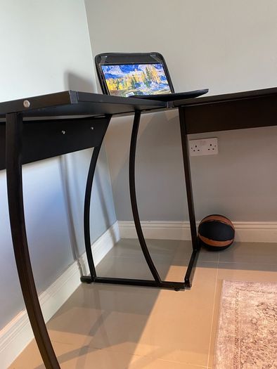 Computer desk