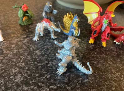 Small toys Godzilla/gigan/ king gidhora and others