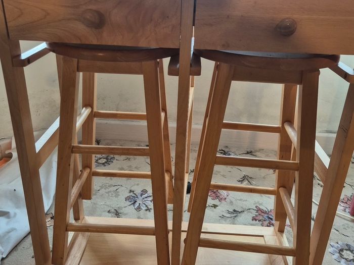 oak table / stool set
