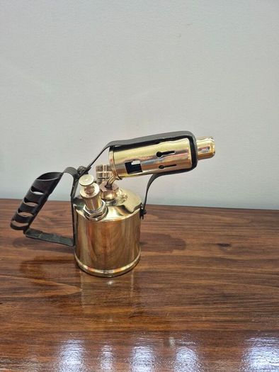 Blow lamp