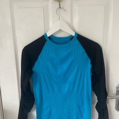 Men's crivit sports long sleeve base layer top size medium