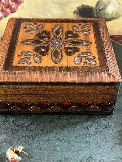 Vintage circa 1970 Hand-Carved Polish Wooden Jewellery Trinket Box Brass & Copper Inlay