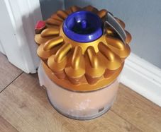 Dyson DC39 vacuum cleaner cyclone assembly and dust bin