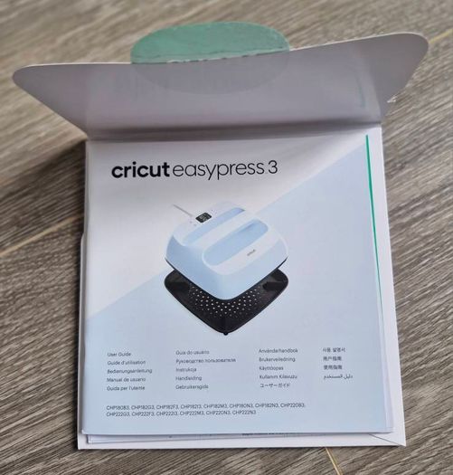 Cricut Explore 3 package deal (machine, heat press, all tools, HTV and more)