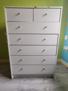 chest of drawers
