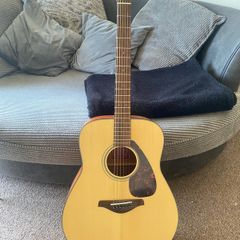 Yamaha FG700MS Acoustic Guitar + gig bag & tuner