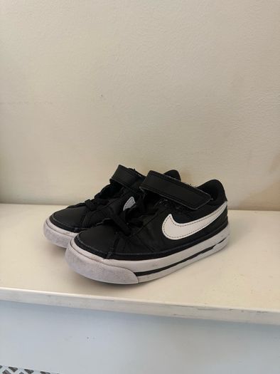 child's  trainers