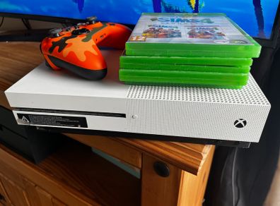 Xbox one s 500 GB with games