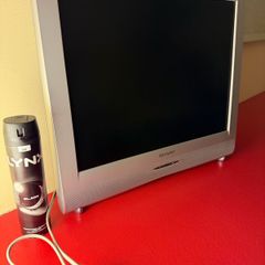 Sharp retro 20" television with remote control