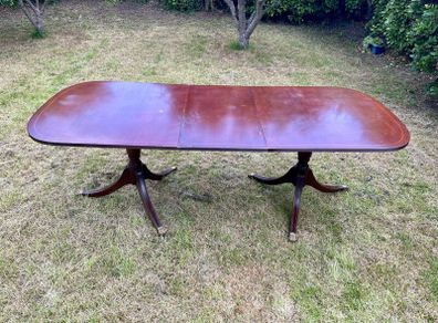 Mahogany extendable dining table