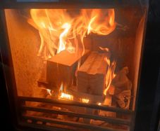 timber blocks and kindling 10. kg bags