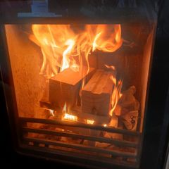 timber blocks and kindling 10. kg bags
