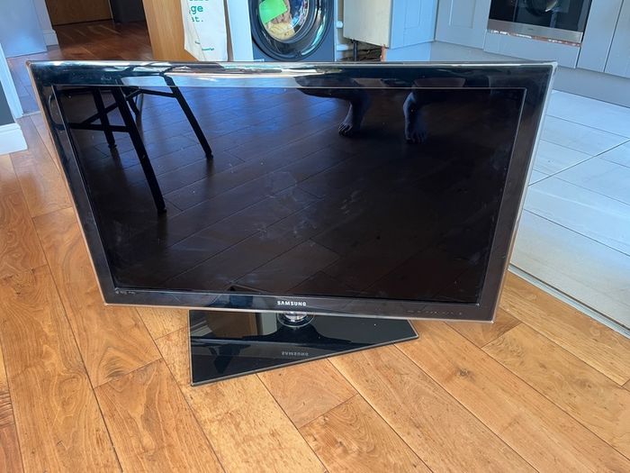 2x Samsung Full HD TVs Working Condition