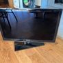 2x Samsung Full HD TVs Working Condition Image 2
